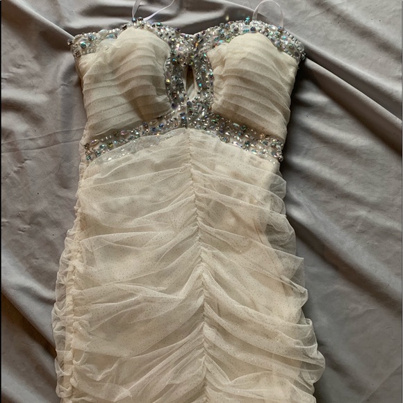 🩷Formal/Prom White beautiful dress - Picture 2 of 4